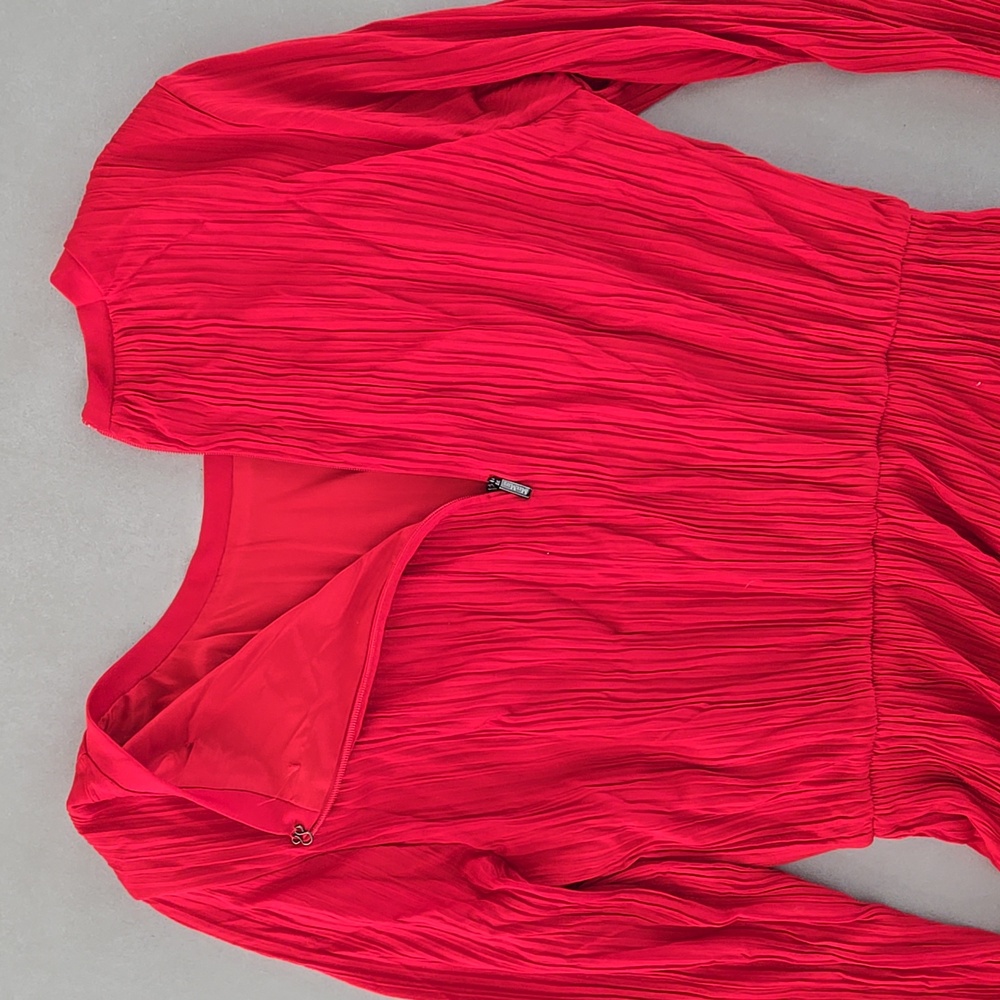 Max Mara Red Long-Sleeved Midi Dress Featuring Pleated Texture Size 2 - Picture 7 of 9